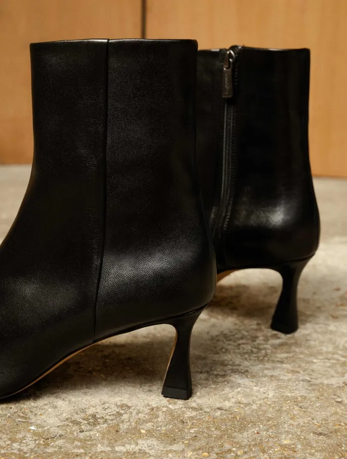 Audrey Passion Black Women Bobbies Ankle Boots