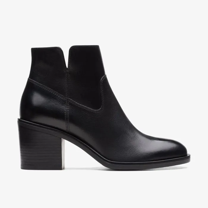 Clarks Boots and Booties Valvestino Lo Black Leather 8211 Women