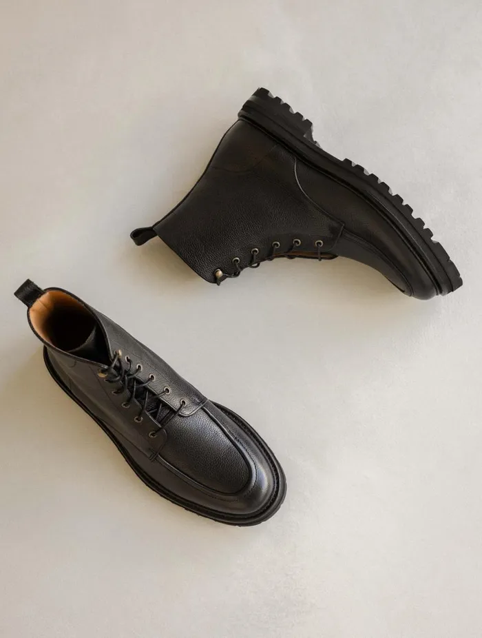 Douglas Caviar Men Bobbies Boots