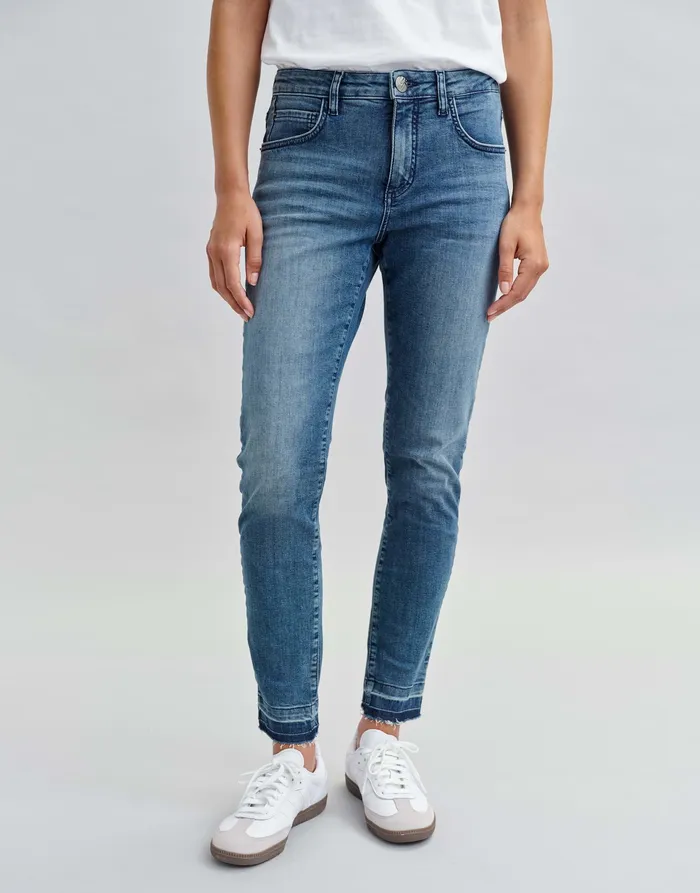 Jeans OPUS Damen Slim Jeans EVITA URBAN Mid Rise aus softem BCI Cotton Mix Jeans OPUS Damen Slim Jeans EVITA URBAN Mid Rise aus softem BCI Cotton Mix