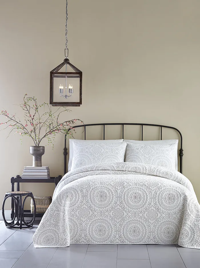 Jessica Simpson Comforters and Quilts Accessories Medallion T Coverlet
