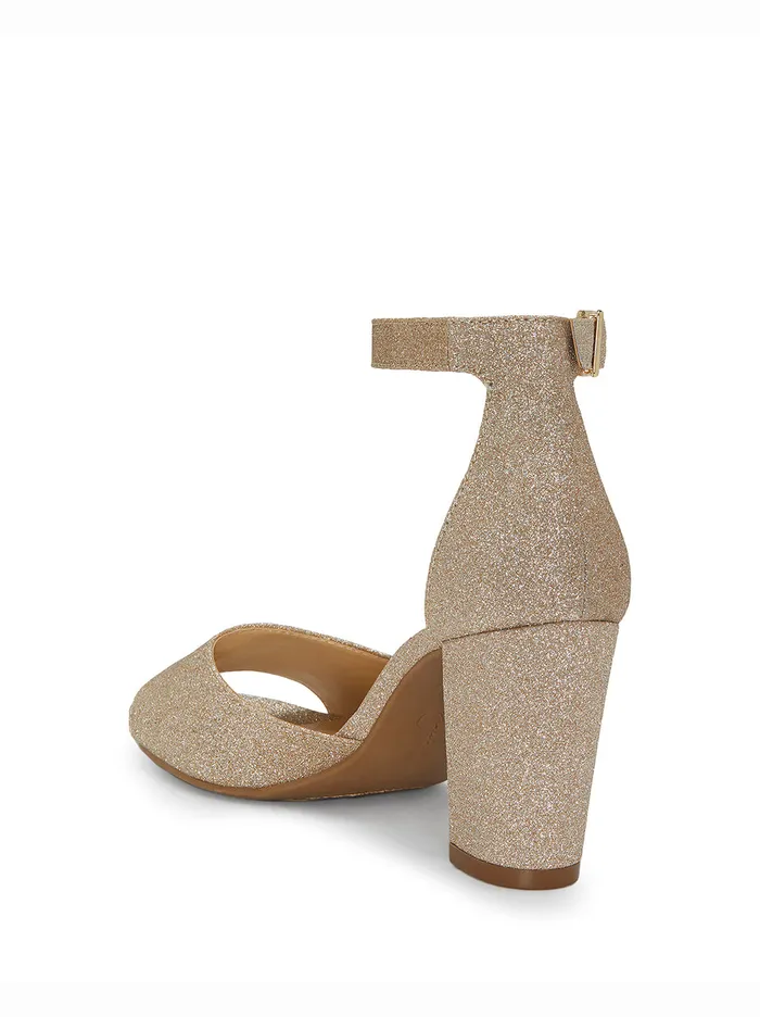 Jessica Simpson Sandals Women Sherron Sandal In Champagne