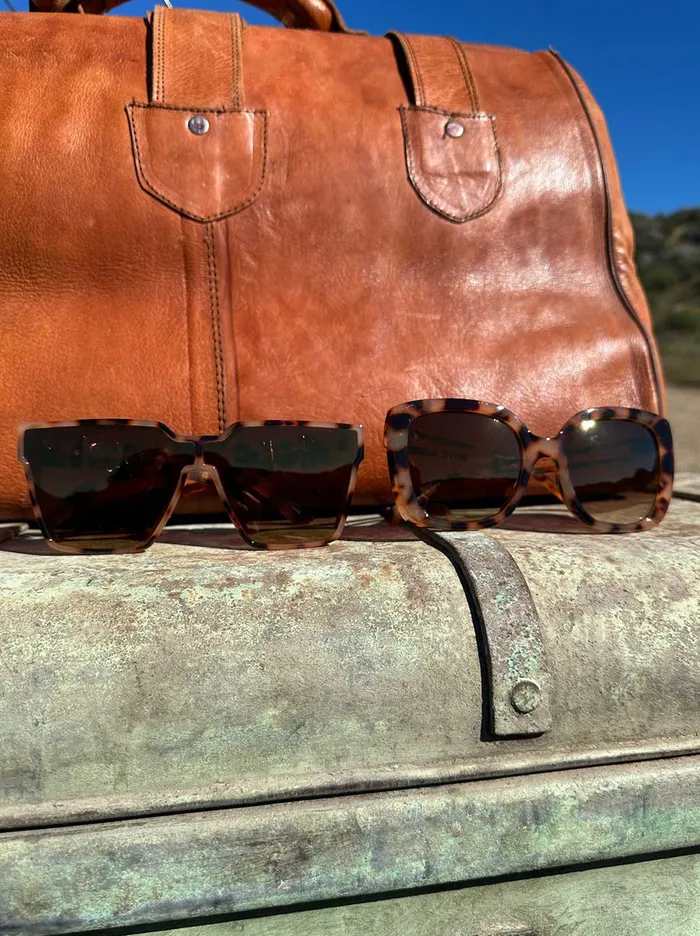 Jessica Simpson Sunglasses Accessories Glamorous Cat Eye Vented Temple Sunglasses In Tortoise