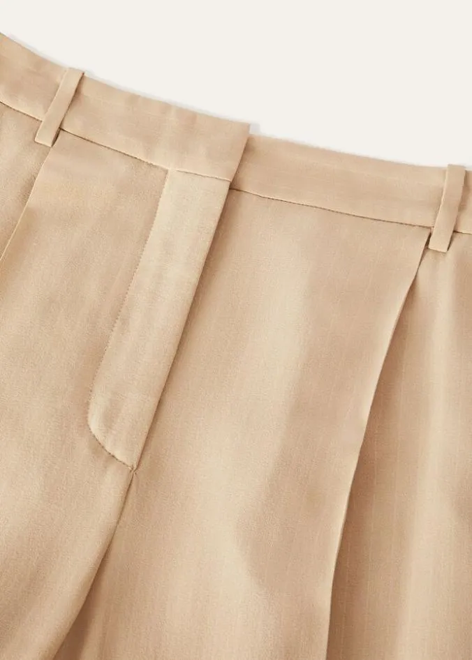 Loro Piana Trousers 038 Bermudas Jail Pants Natural Light Camel 8211 Woman