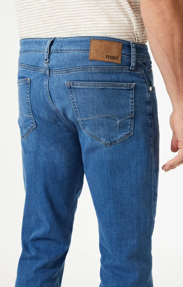 Matt Relaxed Straight Leg In Mid Brushed Feather Blue Men Mavi Jeans Denim
