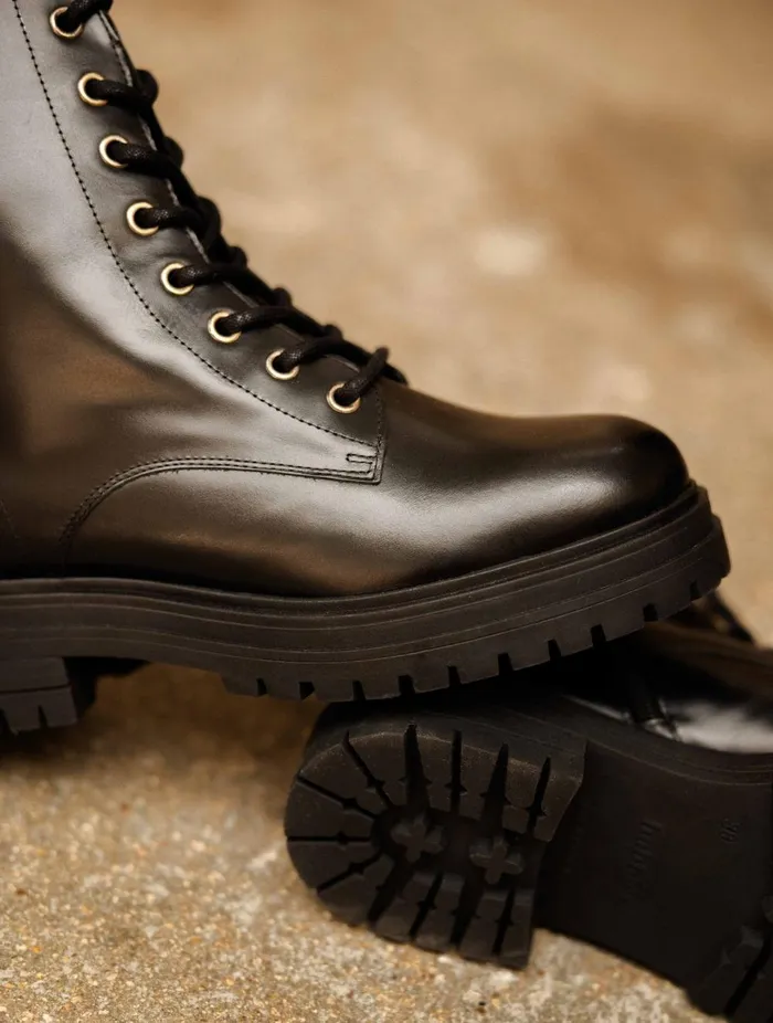 Max Intense Black Women Bobbies Ankle Boots