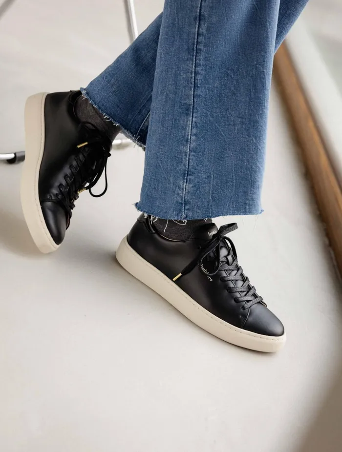 Sanna Deep Black Women Bobbies Sneakers