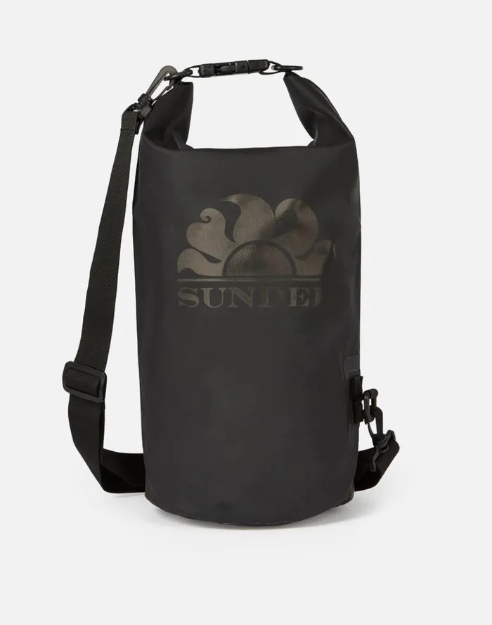 Sundek Lake City 8211 20Litre Waterproof Tube Bag Black 01 Man Bags