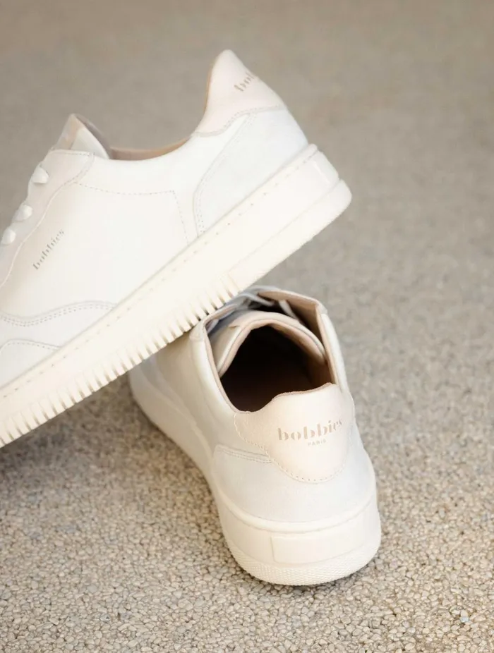 Travis Off White and Foam Men Bobbies Sneakers