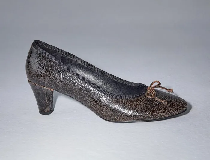Women Petra Black Paloma Wool Pumps